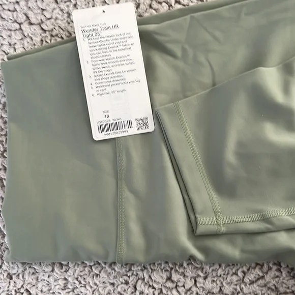 Wunder train high rise lululemon leggings 25” sz 18 Willow green
